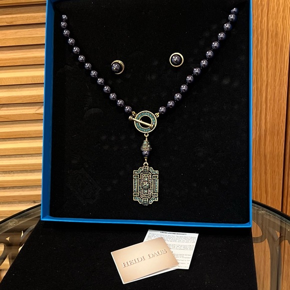 Heidi Daus Navy Pearl Locket Necklace & Earrings Set - NWT 💙✨ - Picture 9 of 11